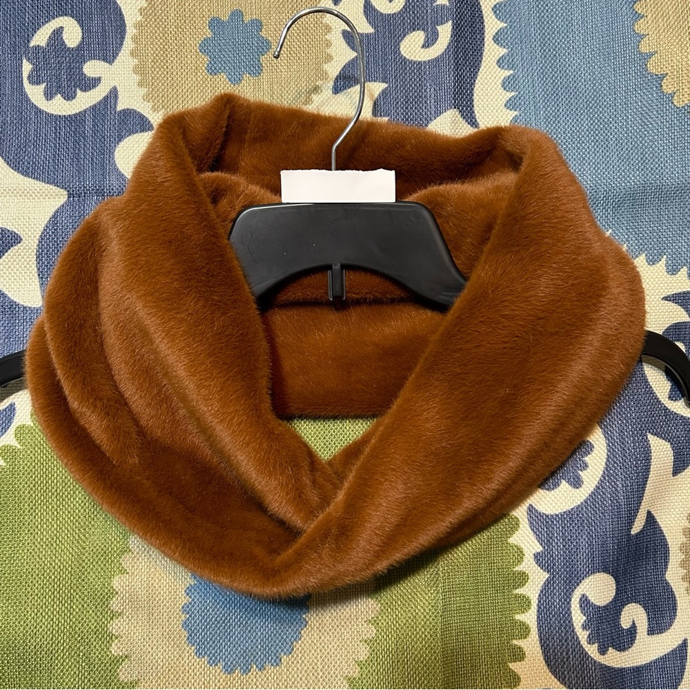Faux Fur Twisted Neck Scarf Tan Brown Infinity Cowl, NWOT, Luxurious Soft